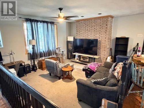 76 Huron Ave, Blind River, ON - Indoor Photo Showing Living Room