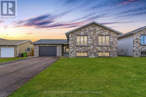 5 NILE STREET  Petawawa, ON K8H 2W8