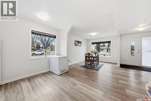 56 Welker Crescent, Saskatoon, SK - Indoor Photo Showing Living Room