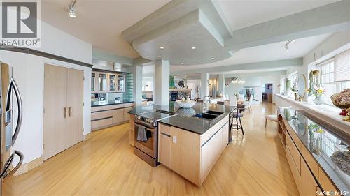 400 1150 Rose Street, Regina, SK - Indoor Photo Showing Kitchen With Double Sink With Upgraded Kitchen