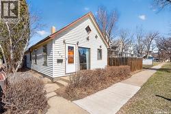 528 Ominica STREET E Moose Jaw, SK S6H 0H3