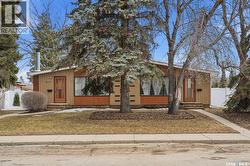 2807 A&B Estey DRIVE  Saskatoon, SK S7J 2V6