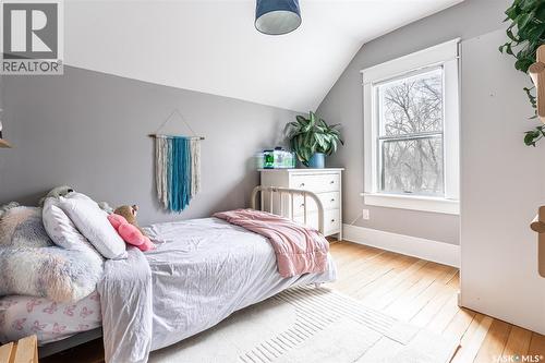 215 27Th Street W, Saskatoon, SK - Indoor Photo Showing Bedroom