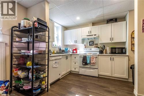 133 Albert Street, Waterloo, ON - Indoor Photo Showing Kitchen
