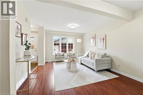 87 Ralgreen Crescent, Kitchener, ON - Indoor Photo Showing Living Room