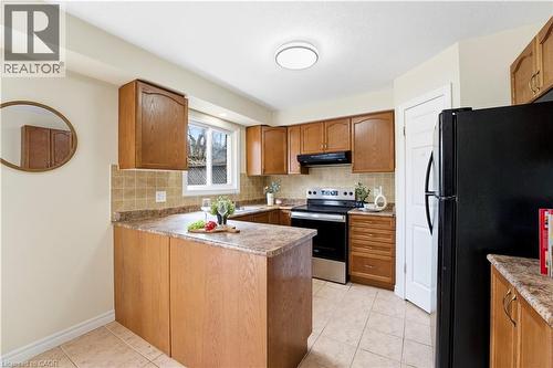87 Ralgreen Crescent, Kitchener, ON - Indoor Photo Showing Kitchen