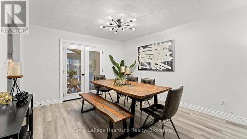 17 Suncoast Drive W, Goderich (Goderich (Town)), ON - Indoor Photo Showing Dining Room