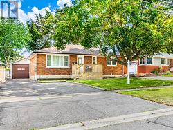 793 EASTGLEN DRIVE Oshawa, ON L1G 1H3
