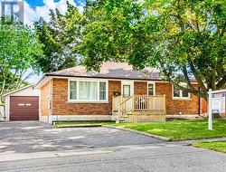 793 EASTGLEN DRIVE Oshawa, ON L1G 1H3