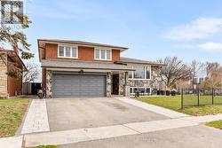 176 DAPHNE AVENUE  Mississauga, ON L5A 1M6