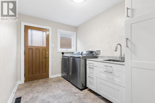 176 Daphne Avenue, Mississauga, ON - Indoor Photo Showing Other Room