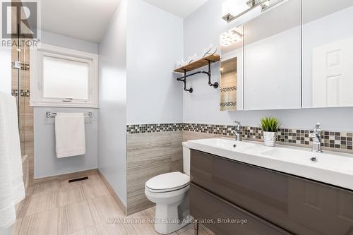 176 Daphne Avenue, Mississauga, ON - Indoor Photo Showing Bathroom