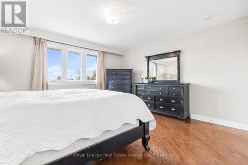 176 Daphne Avenue, Mississauga, ON - Indoor Photo Showing Bedroom