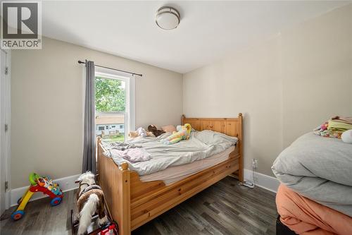116 Cameron Street, Sarnia, ON - Indoor Photo Showing Bedroom