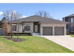 266 XAVIER Circle Lakeshore, ON N8N 0J3