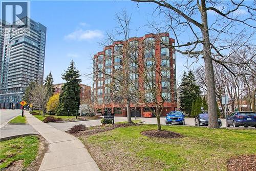 2121 LAKESHORE Road Unit# 405  Burlington, ON L7R 1C9