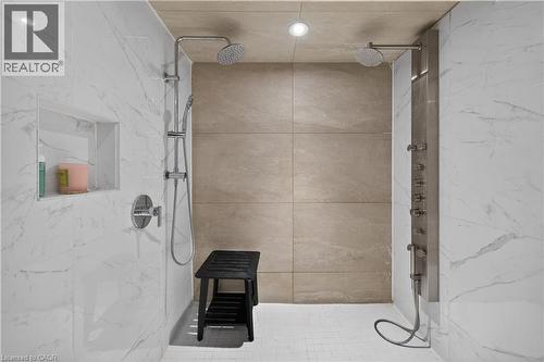 63 West Avenue N Unit# 1, Hamilton, ON - Indoor Photo Showing Bathroom