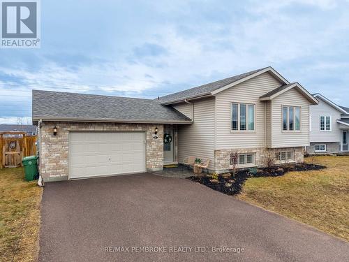 21 NEWPORT DRIVE  Petawawa, ON K8H 0C9