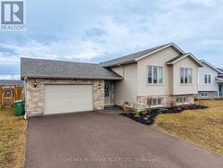 21 NEWPORT DRIVE Petawawa, ON K8H 0C9