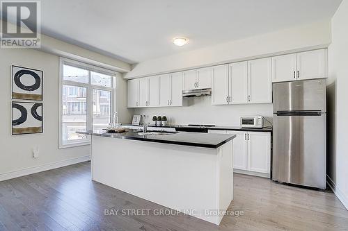 34 Phillipsen Way, Markham, ON - Indoor Photo Showing Kitchen