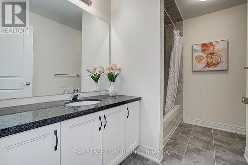 34 Phillipsen Way, Markham, ON - Indoor Photo Showing Bathroom