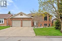 294 Stone Ridge AVENUE Amherstburg, ON N9V 3W4