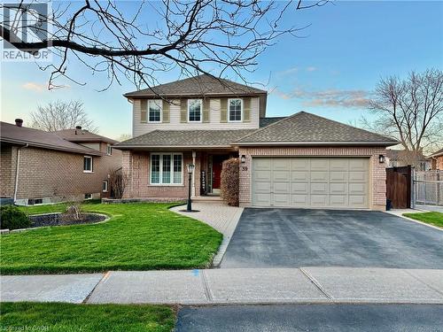 39 COLONIAL Crescent  Grimsby, ON L3M 5H3