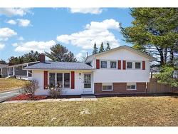 9 Parklyn CRT  Fredericton, NB E3B 2T5