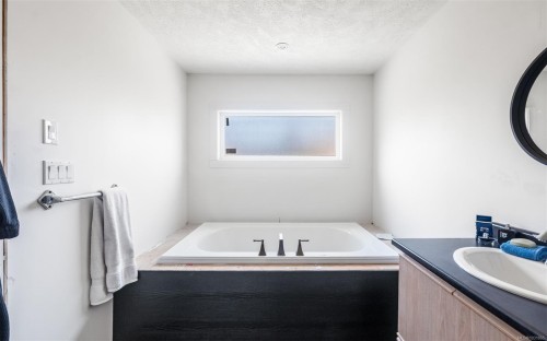 1480 Tatlo Rd, Crofton, BC 