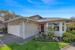 16-4383 Torquay Dr Saanich, BC V8N 3L3