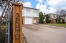 2590 Bromsgrove Road, Mississauga, ON  - Outdoor 