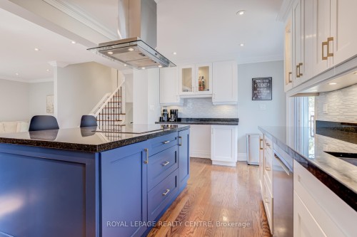 2590 Bromsgrove Road, Mississauga, ON - Indoor Photo Showing Kitchen With Upgraded Kitchen