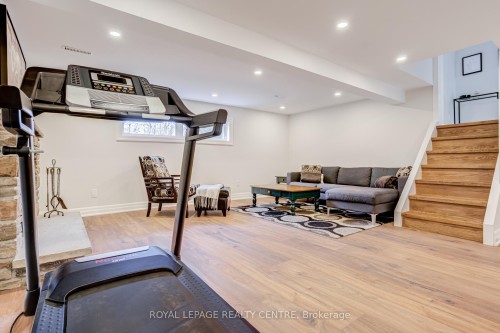 2590 Bromsgrove Road, Mississauga, ON - Indoor