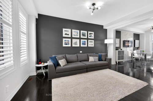 190 East'S Corners Boulevard, Vaughan, ON - Indoor Photo Showing Living Room