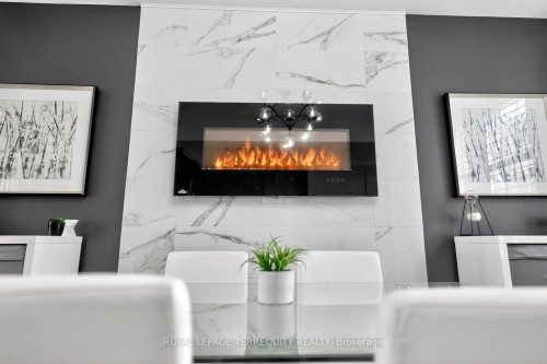 190 East'S Corners Boulevard, Vaughan, ON - Indoor Photo Showing Dining Room