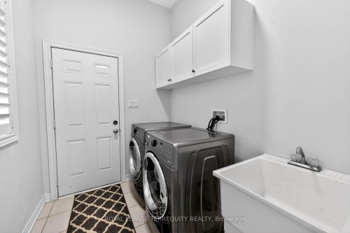 190 East'S Corners Boulevard, Vaughan, ON - Indoor Photo Showing Laundry Room