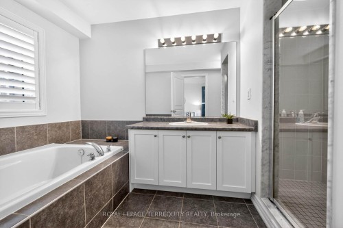 190 East'S Corners Boulevard, Vaughan, ON - Indoor Photo Showing Bathroom