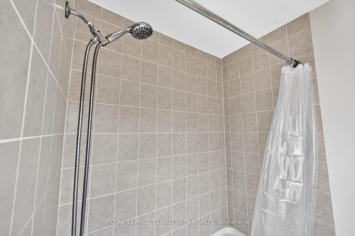 190 East'S Corners Boulevard, Vaughan, ON - Indoor Photo Showing Bathroom