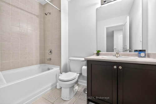 190 East'S Corners Boulevard, Vaughan, ON - Indoor Photo Showing Bathroom