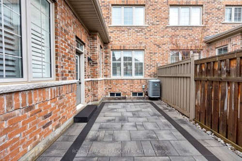 190 East'S Corners Boulevard, Vaughan, ON - Outdoor