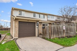 20 Crest Fern Way Toronto, ON M2J 4M2