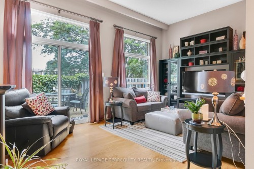 74 Silver Shadow Path, Toronto, ON - Indoor Photo Showing Living Room