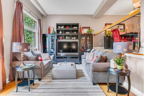 74 Silver Shadow Path, Toronto, ON - Indoor Photo Showing Living Room