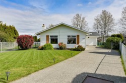 2114 Redwing Pl Sidney, BC V8L 4X1