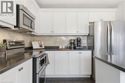910 Vickerman Way, Milton, ON - Indoor Photo Showing Kitchen