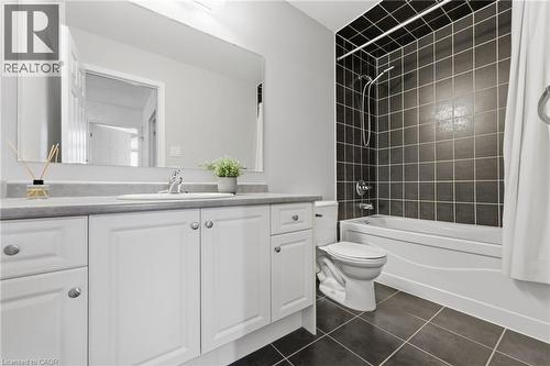 910 Vickerman Way, Milton, ON - Indoor Photo Showing Bathroom