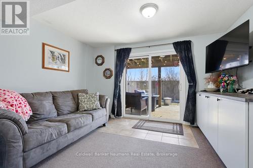 67 Cedarvale Avenue, Guelph (Grange Road), ON - Indoor Photo Showing Living Room
