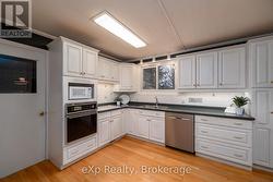Main Floor - Kitchen - 