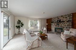 Main Floor - Sitting Room - 