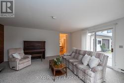 Main Floor - Sitting Room - 